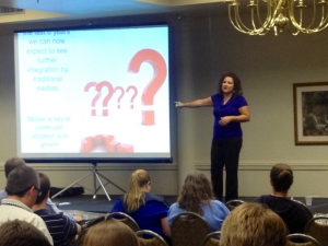 Jennifer Navarrete - Speaks Social Media